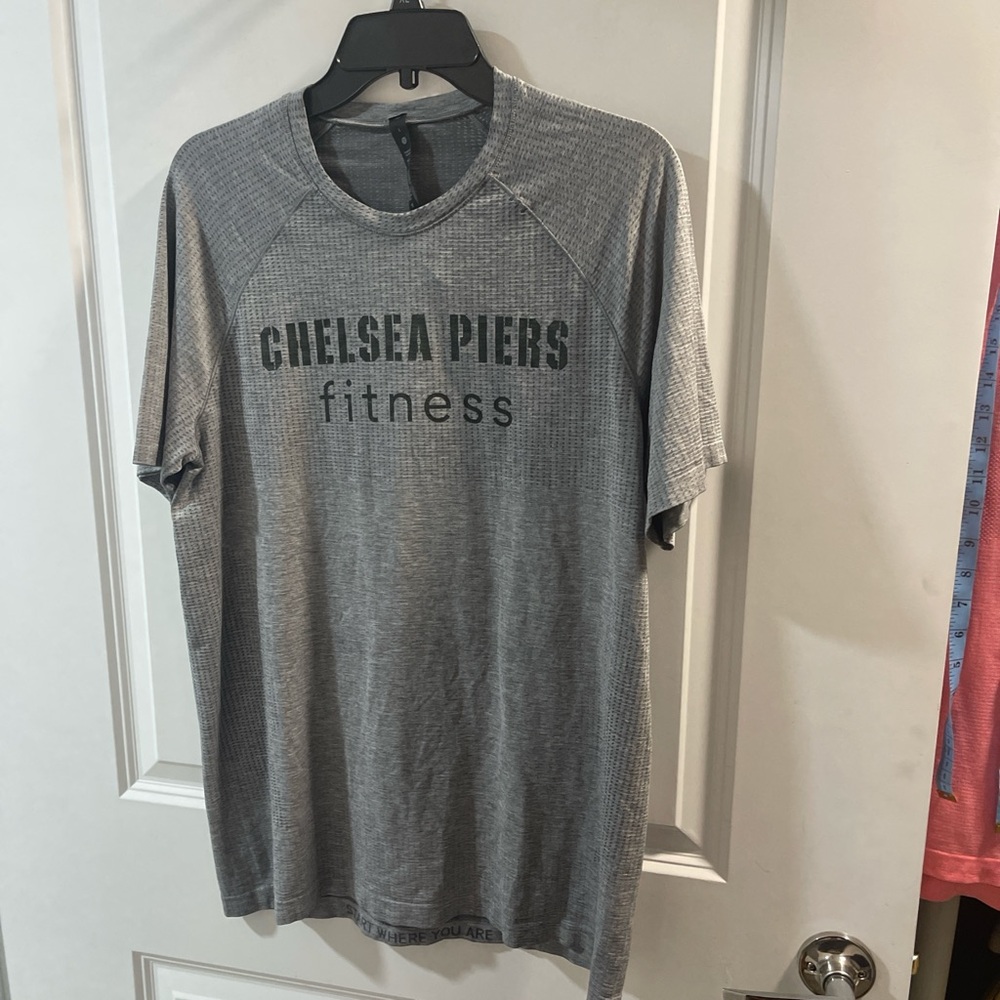 Lululemon Metal Vent Tech Size Large Gray Men's Shirt Good Condition